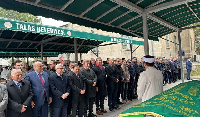 Kayseri’de Son Yolculuk: Erzincan Valisi Aydoğdu’nun Kayınpederi Defnedildi