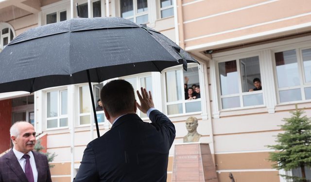 "Gençler Nasihat Değil, Örnek Davranış Bekliyor"