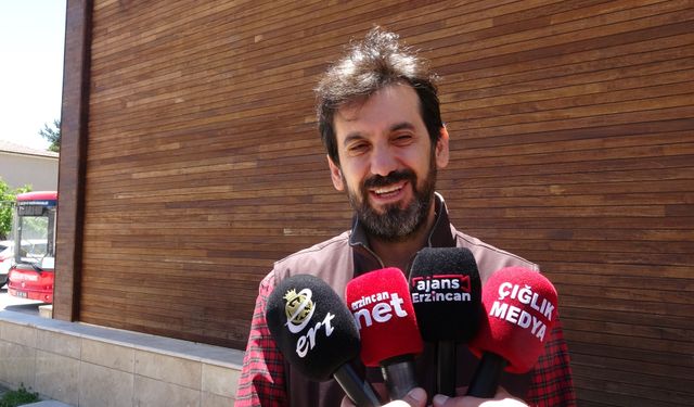 Erzincan Müzesi Önünde Sürpriz Buluşma! Bakan Yardımcısı Mumcu İçini Döktü
