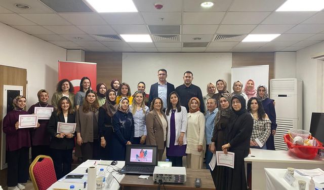 Erzincan’da Sağlık Personeline “Doğuma Hazırlık Eğitimi” Verildi