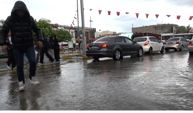 Erzincan İçin Kuvvetli Yağış Uyarısı! Meteoroloji Tarih ve Saat Vererek Duyurdu