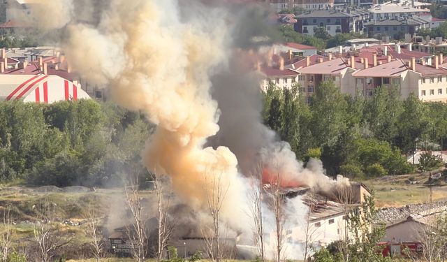 Erzincan’da Korkutan Yangın! İtfaiye ekipleri seferber oldu
