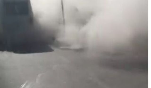 Erzincan'da Seyir Halindeki Minibüsü Duman Kapladı!