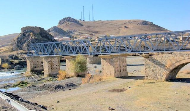 Kötür Kalesi'nin Sırrı! Erzincan'da Tarihî Yolun Başındaki Sessiz Kale