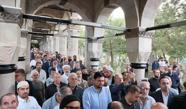 Erzincan’da Maneviyat Dolu Sabah: Yüzlerce Kişi Terzibaba İçin Buluştu