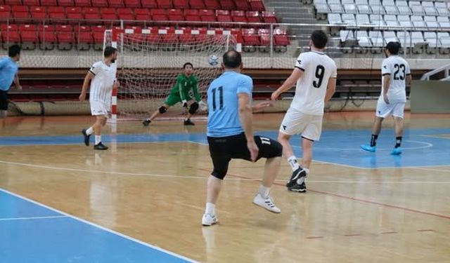 Erzincan'da Kamu Spor Oyunları Futsal İl Birinciliği Başladı