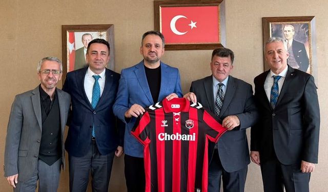 Erzincanspor Yönetiminden Eminoğlu’na Forma Takdimi