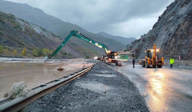 Sansa Geçidi’nde Yol Kapanması, Kemaliye’de Olumsuz Hava: Karaman’dan Açıklama