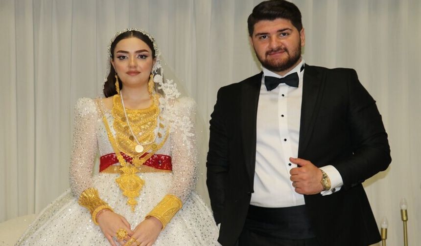 10 bin kişinin katıldığı düğünde damada 10 milyon TL, geline ise kilolarca altın takıldı