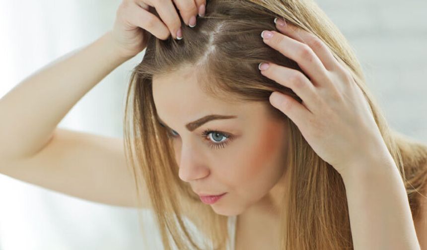 Kadınlarda saç dökülmesi sebebi nedir?