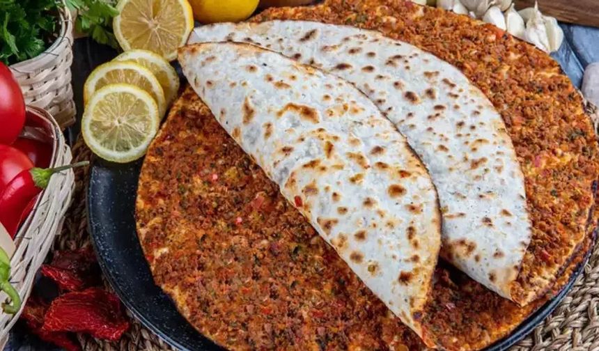 Hemen dakikasına hazır lahmacun tarifi!