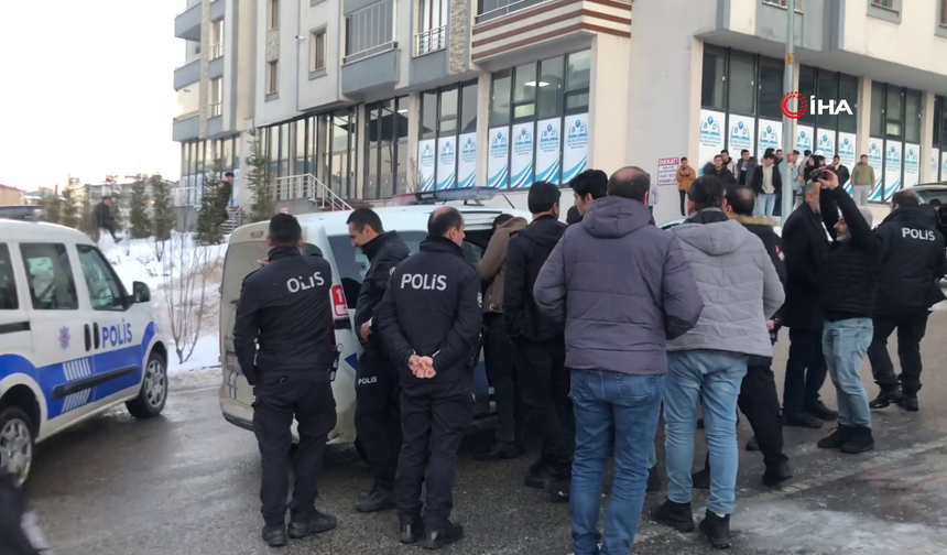 Oyuncak silahla çekilen görüntü polisleri alarma geçirdi