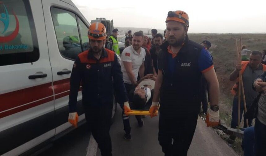 Sivas-Erzincan kara yolunda feci kaza! 10 yaralı