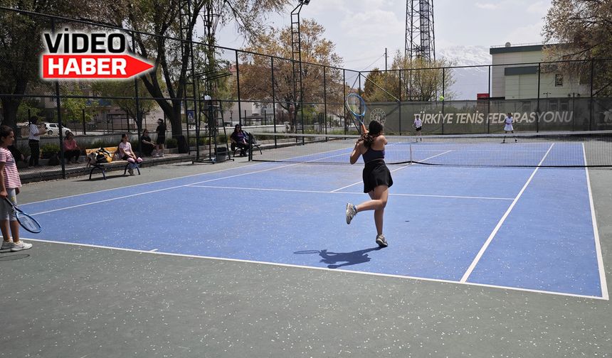 Erzincan tenis grup müsabakalarına ev sahipliği yaptı