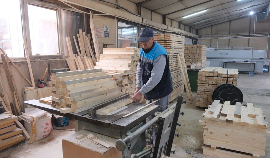 Erzincan'da kent mobilyaları üretimi hız kesmiyor