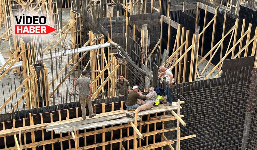 Erzincan’da inşaattan düşen işçi iki beton arasına sıkıştı