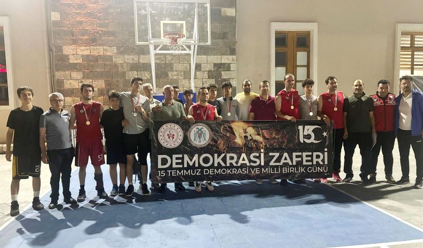 Erzincan’da sokak basketbol turnuvasının şampiyonu belli oldu
