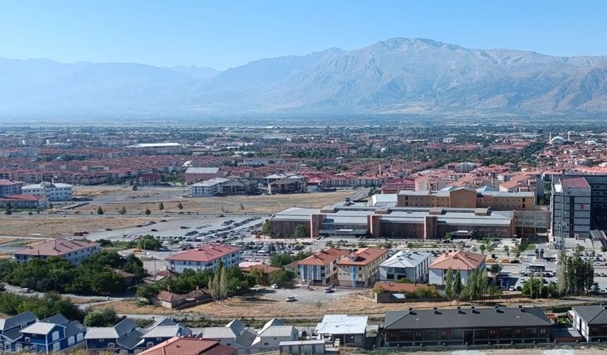 Erzincan Merkezde Kaçırılmayacak Fırsat: Kamu Lojmanları Karşısında Yeni Bir Yaşam Başlıyor!