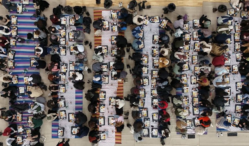 Erzincan’da Gelenek Bozulmadı: Binlerce Öğrenciye İftar Kapıları Açıldı!