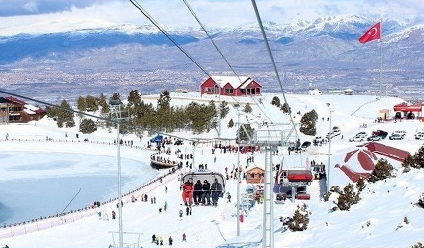 Ergan Dağına yürüyen bant geliyor...