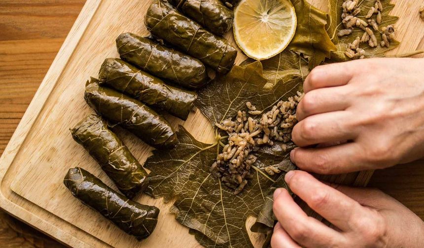 Cimin Asma Yaprağından Zeytinyağlı Sarma Nasıl Yapılır?