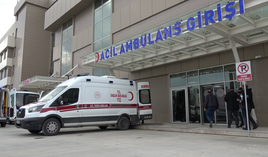Erzincan'da korkutan kaza: Otomobil takla attı, 5 yaralı!