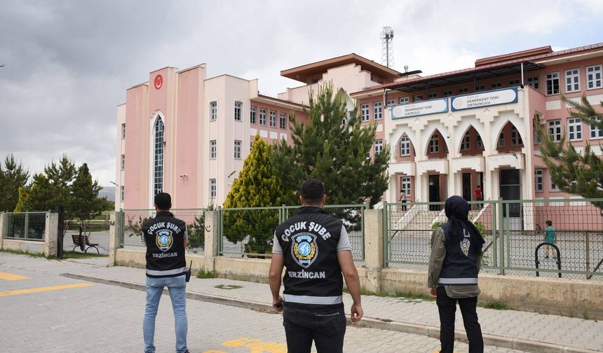 Erzincan polisi geleceğe kalkan oldu...