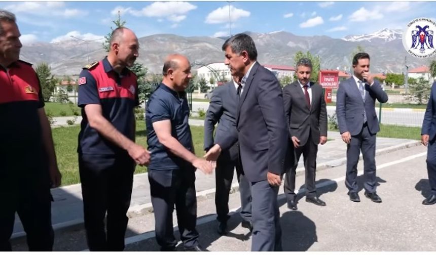 Başkan Aksun’dan kahraman itfaiyecilere ziyaret!