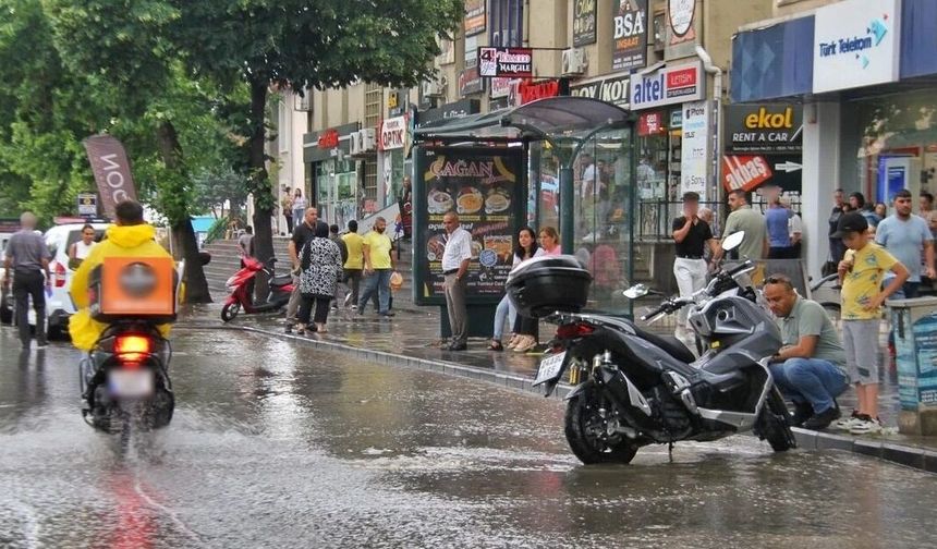 Erzincan’da Hava Bir Anda Değişecek! Meteoroloji Sağanak İçin Saat Verdi
