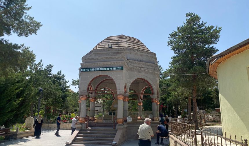 Erzincan'da bugün 2 kişi son yolculuğuna uğurlandı