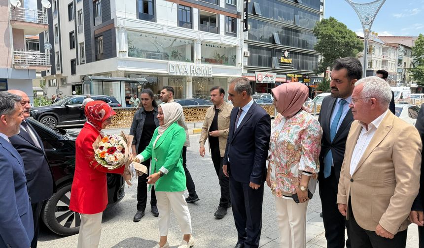 Bakan Özdemir AK Parti başkanlığında
