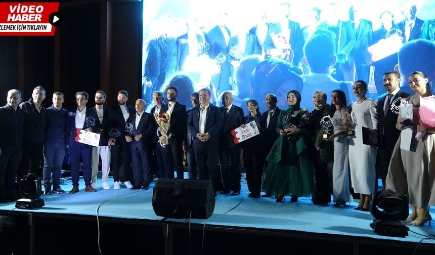 Erzincan’da “Canlı Sesler” yarışmasının şampiyonu Mukaddes Gizem Canbaba!