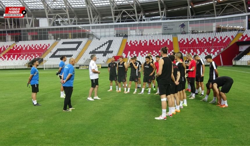 Erzincanspor’da moral gecesi! Taraftarla bütünleşti