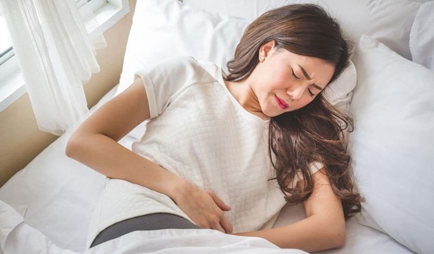 Karın ağrısına ne iyi gelir? Karın ağrısı nasıl geçer?