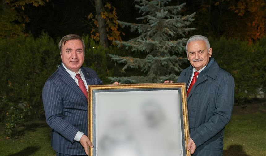 Vali Aydoğdu'dan Binali Yıldırım'a çok özel hediye...