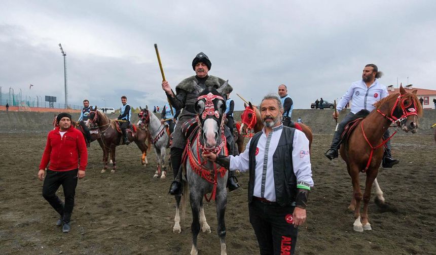 Erzincan’da cirit coşkusu: Başkan Aksun müsabakayı takip etti