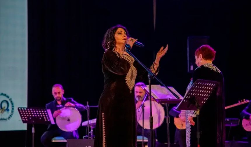 Sivas'ın köklü halk müziği Erzincan'da...