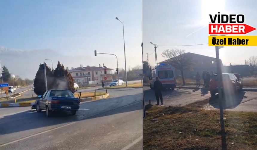 Erzincan Ekşisu Kavşağında Trafik Kazası: 3 Yaralı