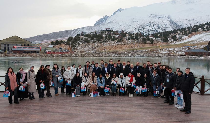 Doğu Ekspresi Erzincan’da, Yolcular Ergan Dağı’nda..