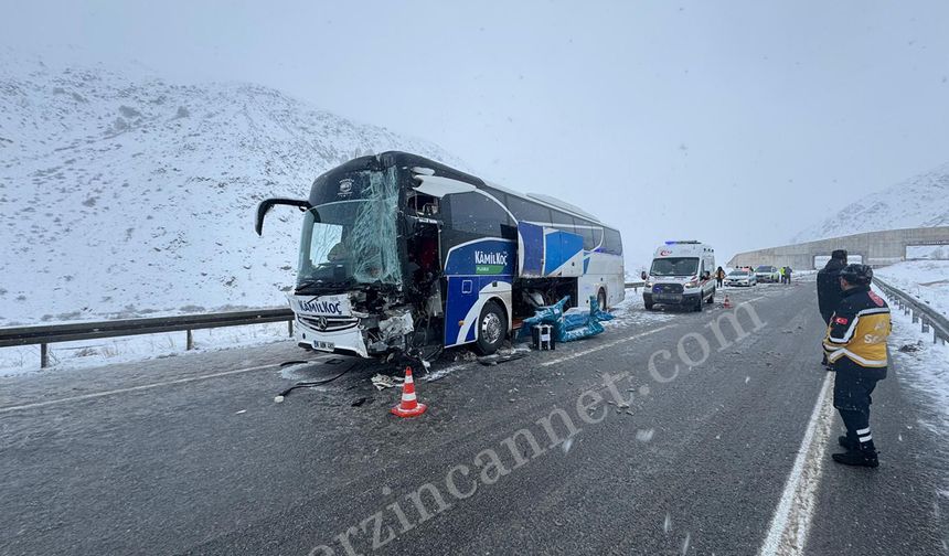 Erzincan'da otobüs-Tır trafik kazası