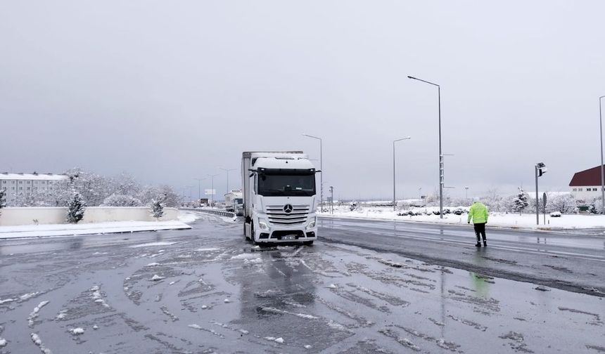 Erzincan – Tunceli karayolu ulaşıma kapandı