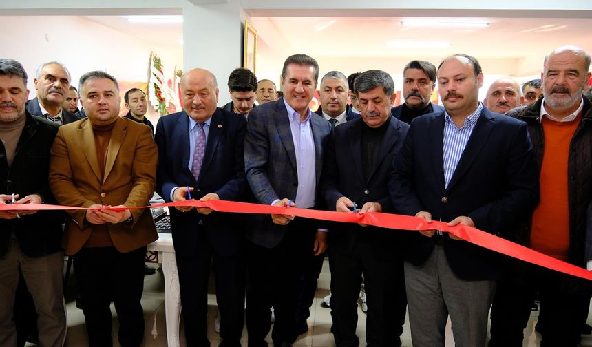 Erzincan'da bir dernek daha coşkuyla açıldı...