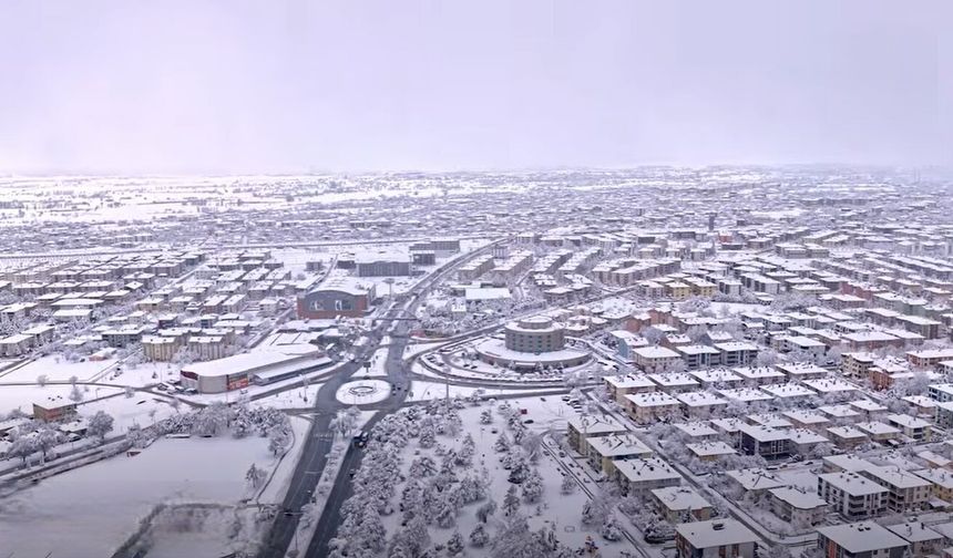 Erzincan Yollarında Gizli Buz Tehlikesi! Aracınız Kayarsa Ne Yapmalısınız?