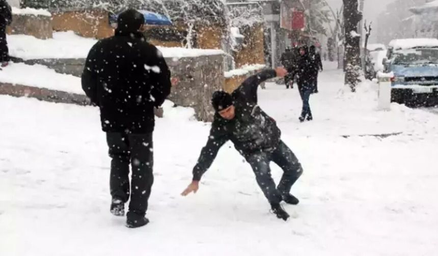 Erzincan'da metrelik kar üstünde hayatta kalma rehberi!