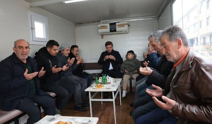 Erzincan Valisi ve il müdürlerinden duygusal taziye ziyareti