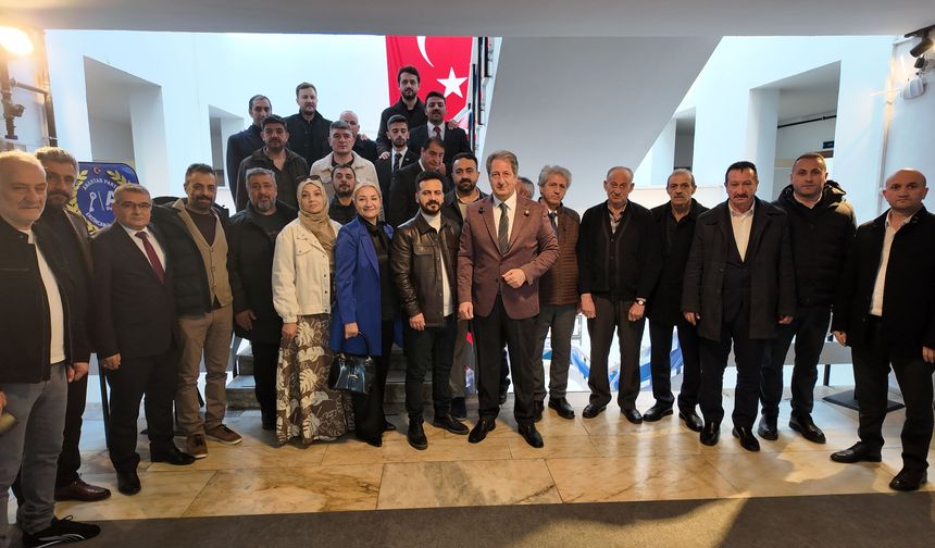 Erzincan’da bayram mesajı gündem oldu: Ahmet Korkmaz’dan ekonomi ve vergi çıkışı!