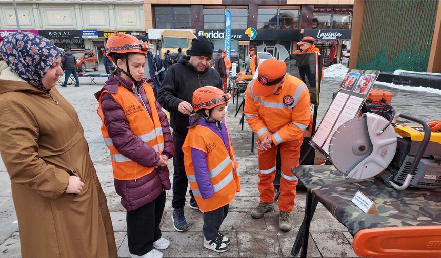 Erzincan’da Vatandaşlara Deprem Bilinçli Aşılanıyor