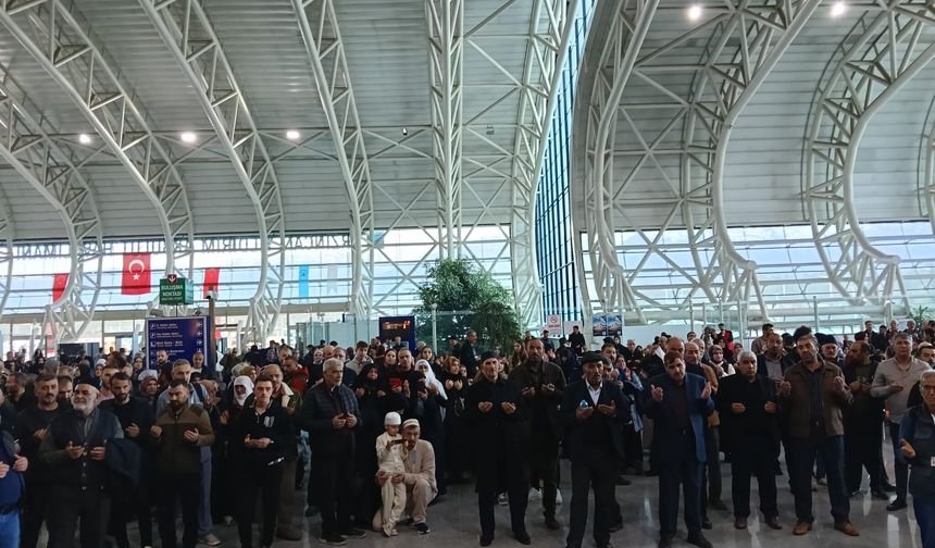 Erzincan’dan kutsal yolculuğa büyük uğurlama