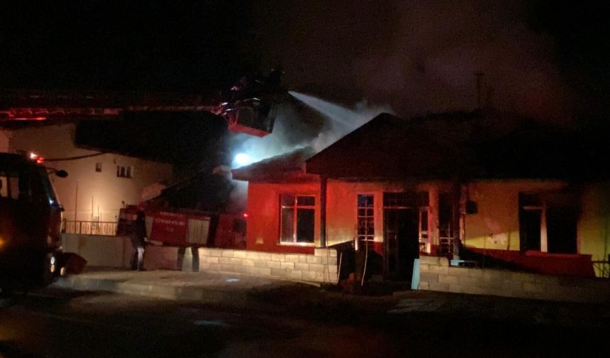 Erzincan'da korkutan yangın