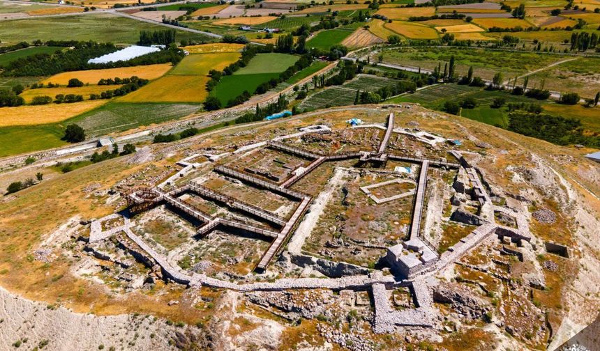 2 Bin 700 Yıllık Sır: Urartular Neden Altıntepe'yi Erzincan'da Kurdu?